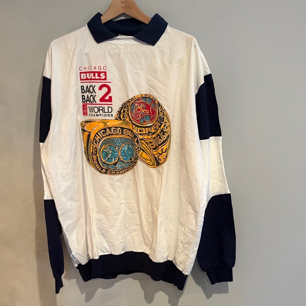 Chicago Bulls White and Black Sweatshirt